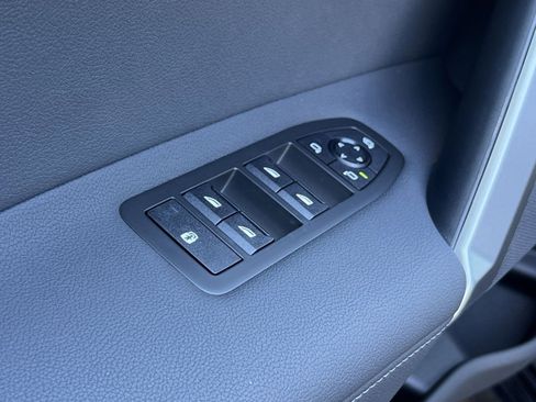 New 2026 BMW iX xDrive60 w/ M Sport Package image 12