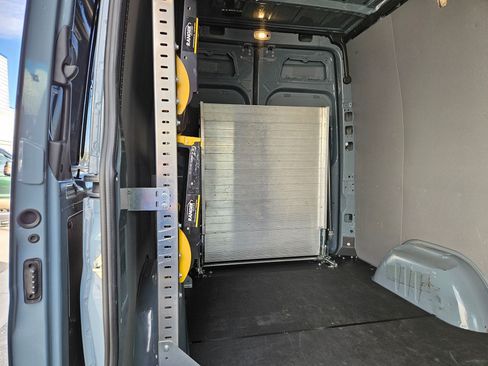 Used 2024 Mercedes-Benz Sprinter 2500 image 32