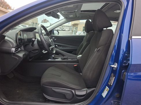 Used 2024 Hyundai Elantra SEL w/ Convenience Package image 13