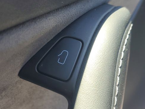 Used 2025 Tesla Model Y Long Range RWD image 20