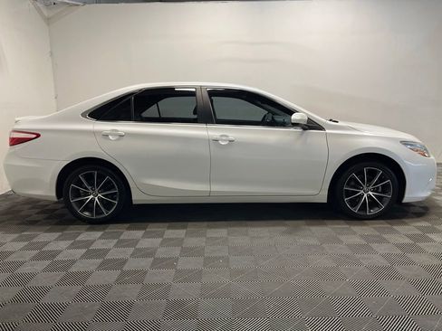 Used 2017 Toyota Camry XSE w/ Moonroof Package image 4