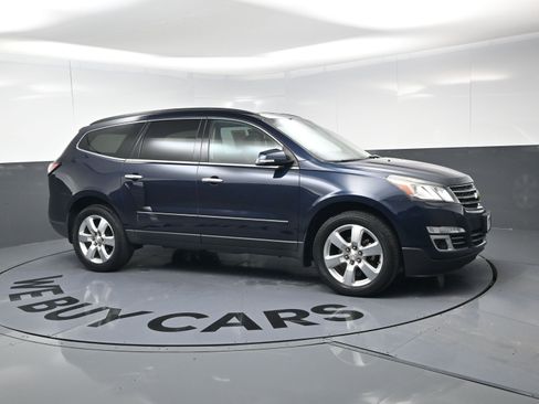 Used 2017 Chevrolet Traverse Premier image 2