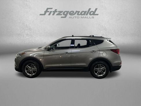 Used 2018 Hyundai Santa Fe Sport image 2