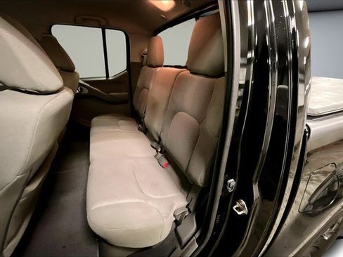 Used 2020 Nissan Frontier SV w/ Midnight Edition Floor Mats image 19