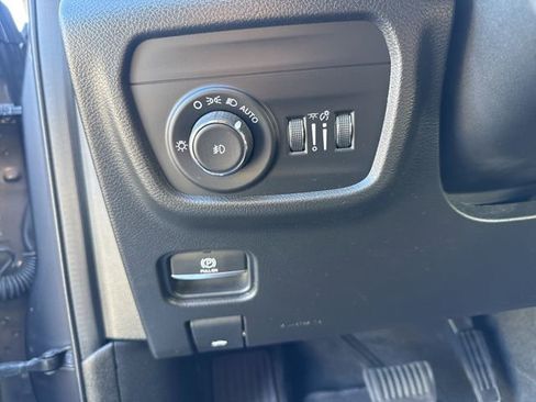 Used 2022 Jeep Grand Cherokee L Overland w/ Luxury Tech Group IV image 24