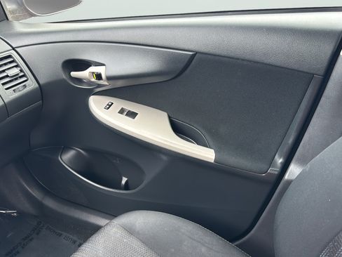 Used 2013 Toyota Corolla S FWD image 18