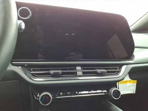 Used 2024 Chevrolet Equinox EV RS image 13