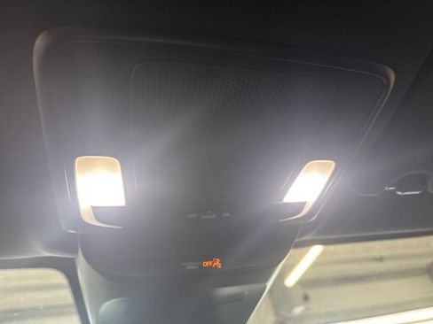 Used 2025 Honda HR-V Sport image 46