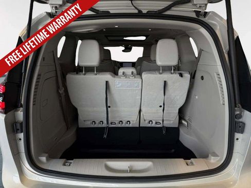 Used 2021 Chrysler Pacifica Limited w/ Premium & Safety Sphere Group FWD image 37