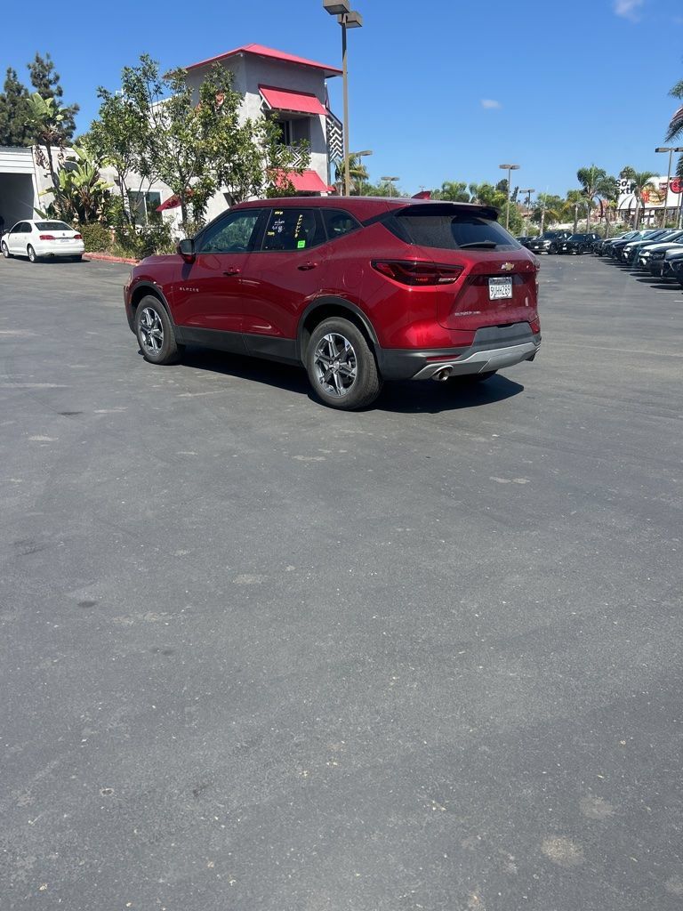 Used 2025 Chevrolet Blazer LT AWD/4WD image 7