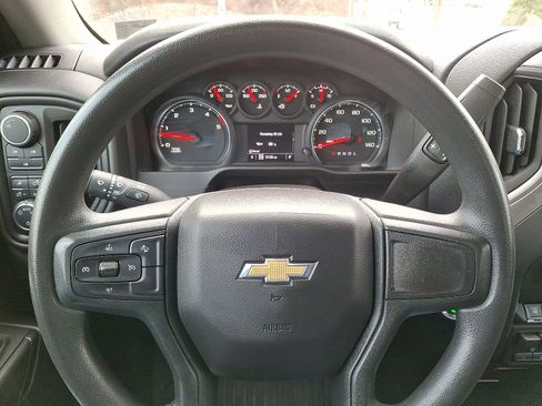 Used 2024 Chevrolet Silverado 3500 W/T image 18