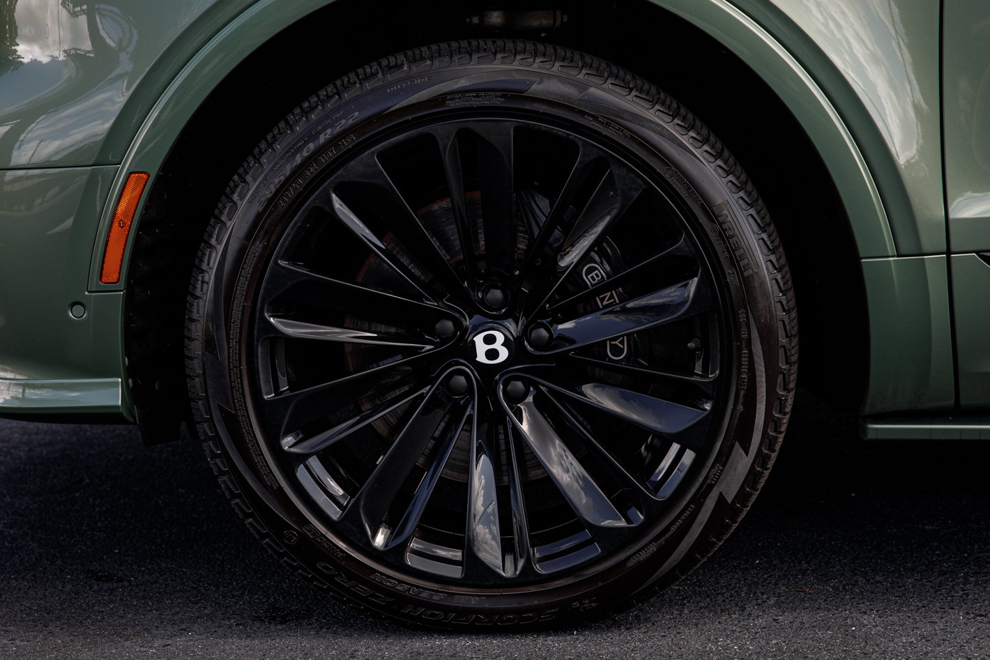 Used 2023 Bentley Bentayga Speed AWD/4WD image 9