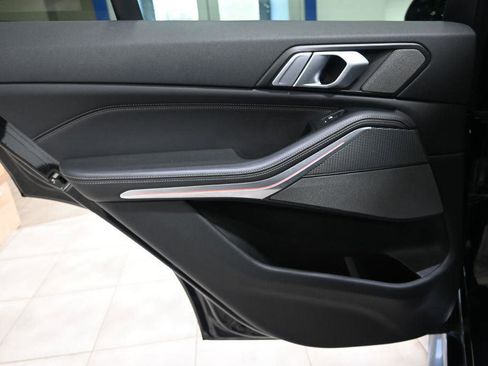 Used 2019 BMW X5 xDrive50i w/ M Sport Package image 14