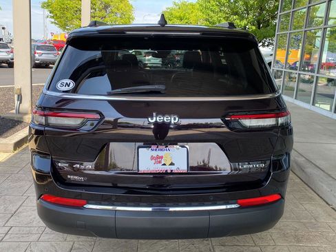 Used 2022 Jeep Grand Cherokee L Limited AWD/4WD image 6