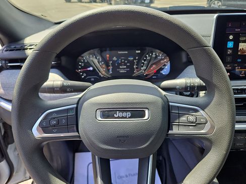 Used 2024 Jeep Compass Sport AWD/4WD image 19