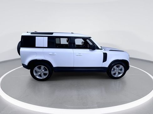 Used 2025 Land Rover Defender 110 S AWD/4WD image 9