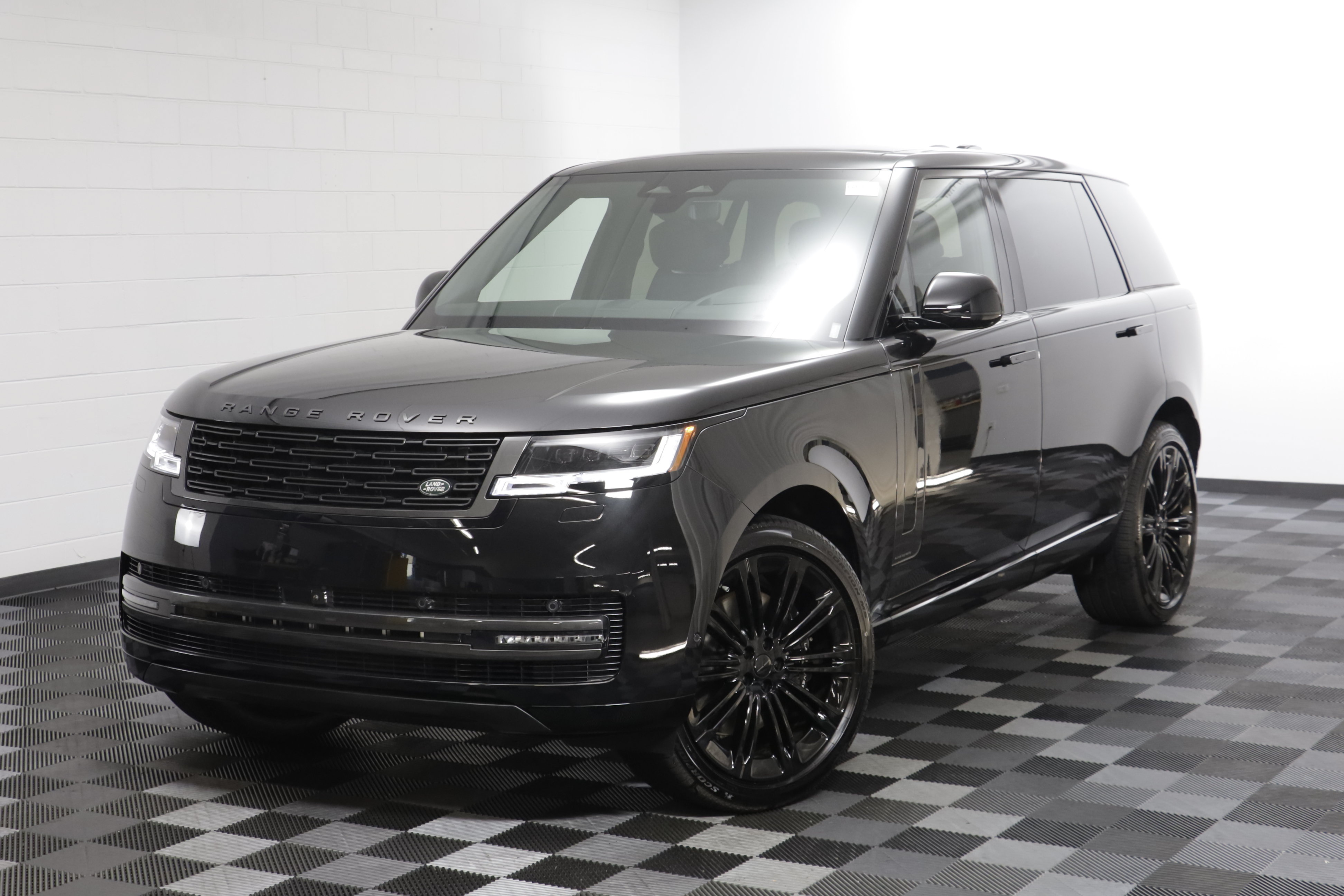 New 2026 Land Rover Range Rover Long Wheelbase Autobiography AWD/4WD image 1