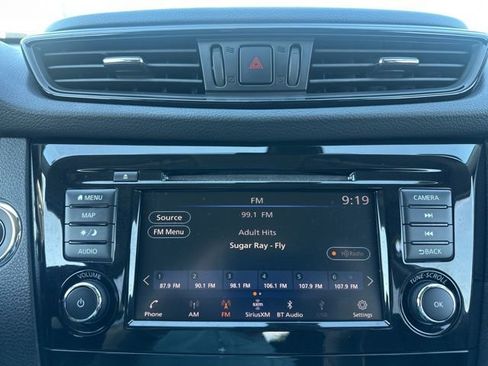 Used 2020 Nissan Rogue SV w/ Premium Package AWD/4WD image 17