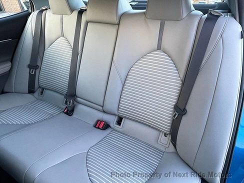 Used 2018 Toyota Camry SE image 19