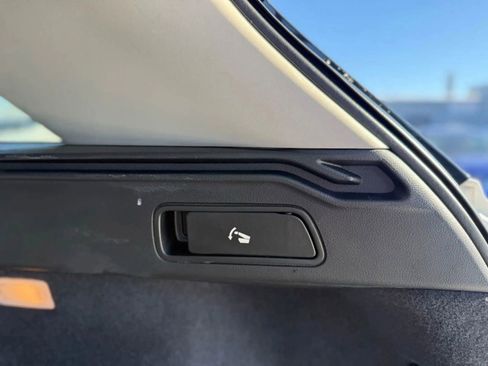 Used 2019 INFINITI QX50 Luxe w/ Navigation Package AWD/4WD image 37
