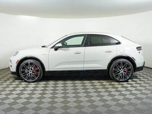 Used 2026 Porsche Macan Turbo Electric AWD/4WD image 2
