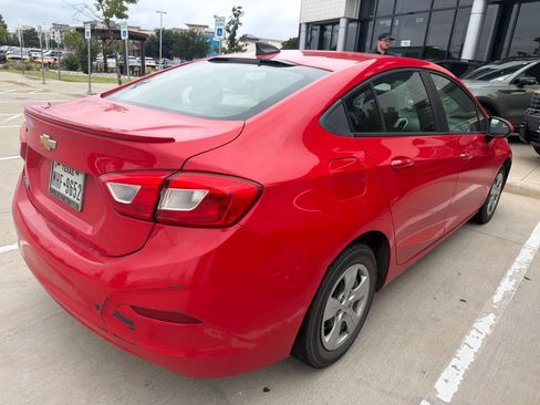 Used 2018 Chevrolet Cruze LS FWD image 3