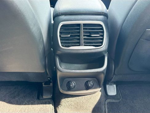 Used 2019 Hyundai Santa Fe SEL image 24