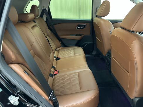 Certified 2024 Nissan Rogue Platinum image 19