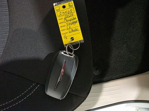 Used 2024 Chrysler Voyager LX image 45