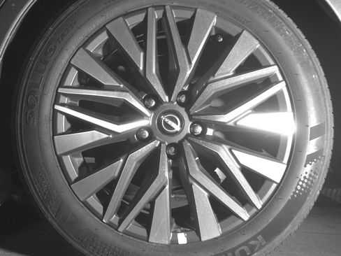 Used 2025 Nissan Altima 2.5 SV image 14