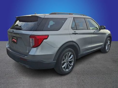 Used 2020 Ford Explorer XLT w/ Equipment Group 202A AWD/4WD image 4