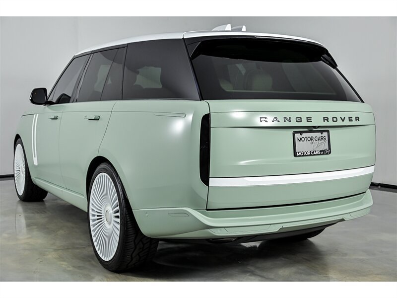 Used 2023 Land Rover Range Rover SE AWD/4WD image 7