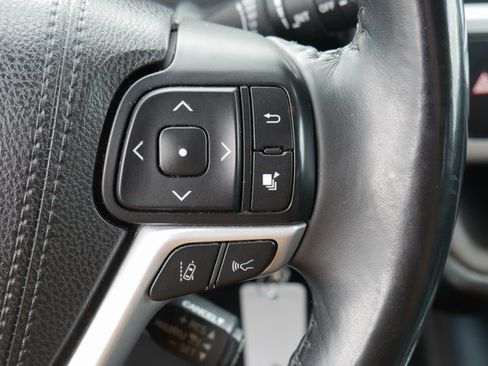Used 2018 Toyota Highlander Plus image 17