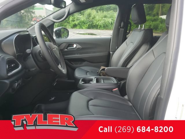 New 2027 Chrysler Pacifica Select FWD image 35