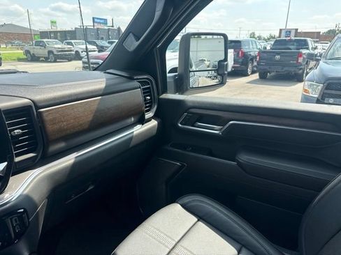 Used 2025 Chevrolet Silverado 3500 High Country AWD/4WD image 26