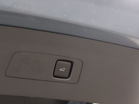 Used 2024 Lincoln Corsair AWD w/ Towing Package image 29