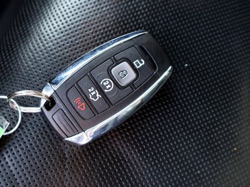 Used 2019 Lincoln Nautilus Reserve image 40