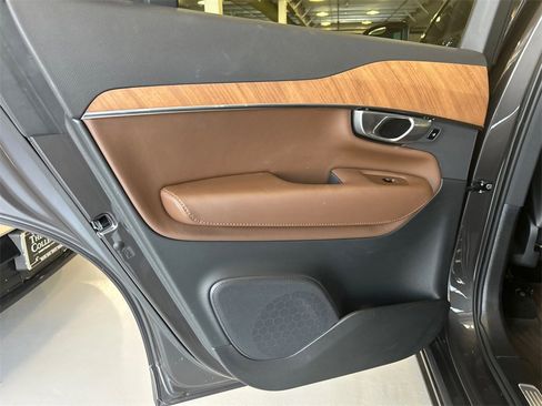 Certified 2023 Volvo XC90 B6 Plus w/ Protection Package Premier image 23