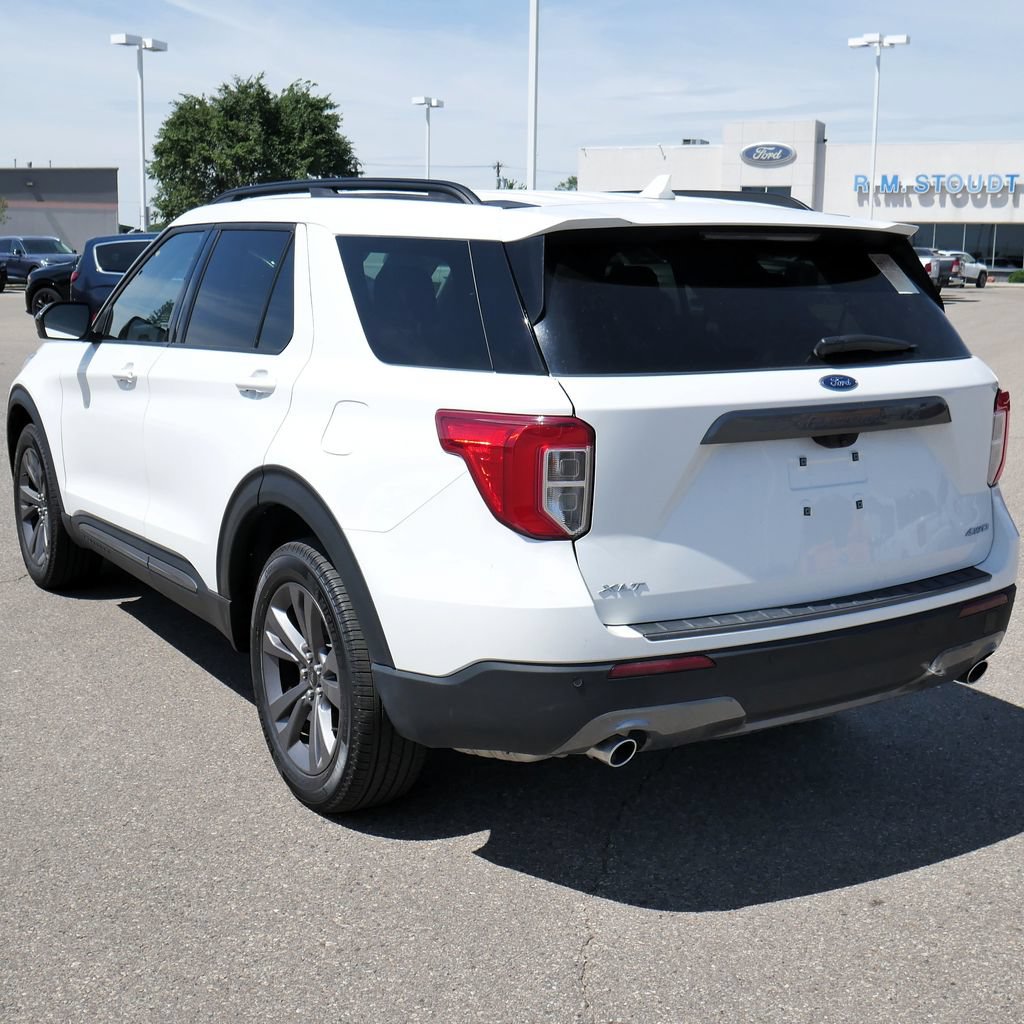 Used 2024 Ford Explorer XLT w/ Equipment Group 202A AWD/4WD image 5