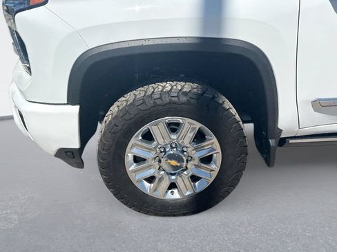 Used 2024 Chevrolet Silverado 3500 High Country w/ High Country Premium Package AWD/4WD image 10