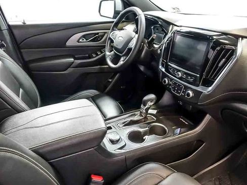 Used 2023 Chevrolet Traverse LT w/ LT Premium Package AWD/4WD image 39