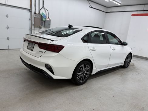 Used 2023 Kia Forte GT-Line w/ GT-Line Premium Package FWD image 4
