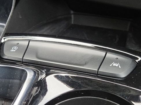 Certified 2024 Chevrolet Trax ACTIV w/ Sunroof Package image 10