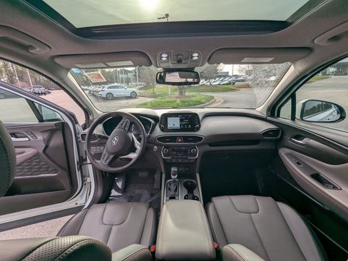 Used 2019 Hyundai Santa Fe AWD image 12