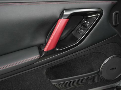 Used 2018 Nissan GT-R NISMO AWD/4WD image 40