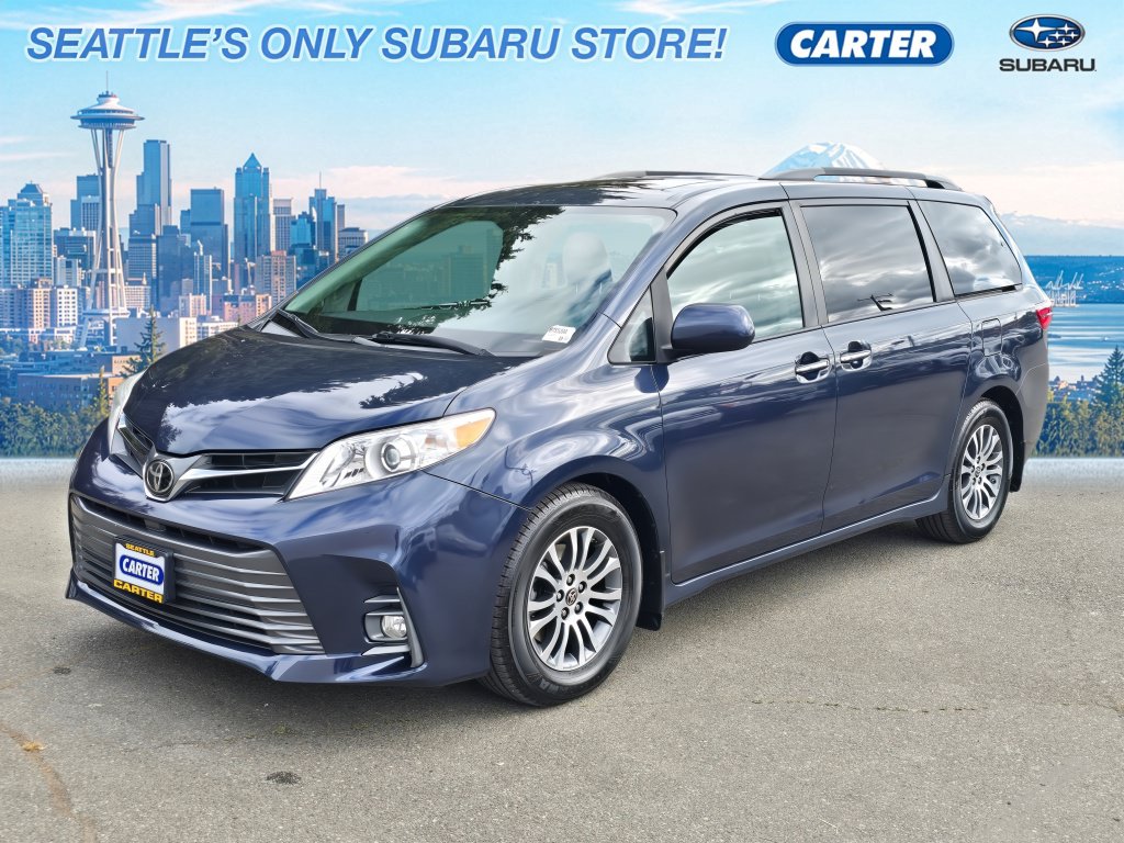 Used 2020 Toyota Sienna XLE w/ XLE Navigation Package FWD image 7