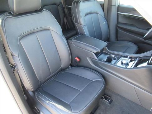 New 2026 Jeep Grand Cherokee Limited AWD/4WD image 9