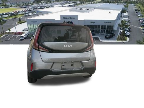 Used 2023 Kia Soul LX image 18