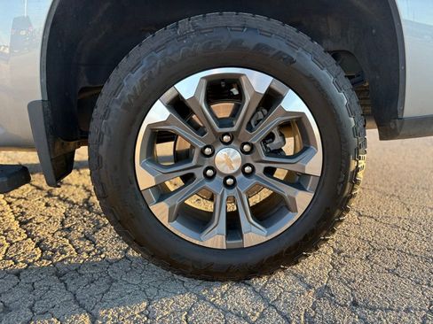 Used 2024 Chevrolet Silverado 1500 High Country AWD/4WD image 8