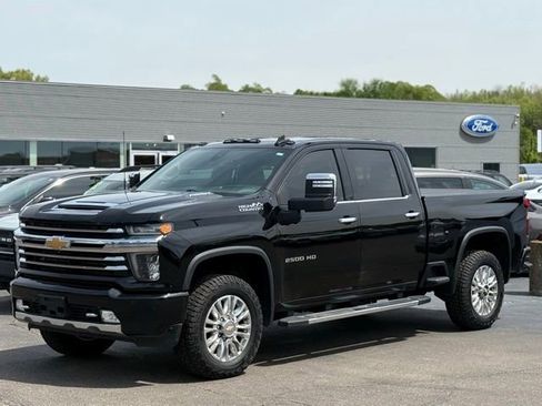 Used 2023 Chevrolet Silverado 2500 High Country w/ Z71 Off-Road Package AWD/4WD image 35